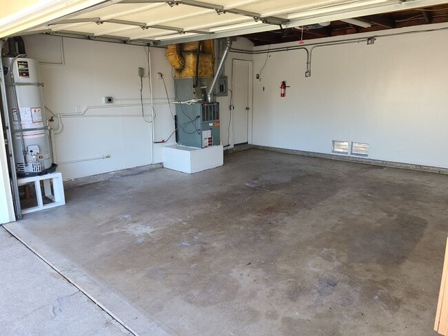 Building Photo - 851 Taft Ave