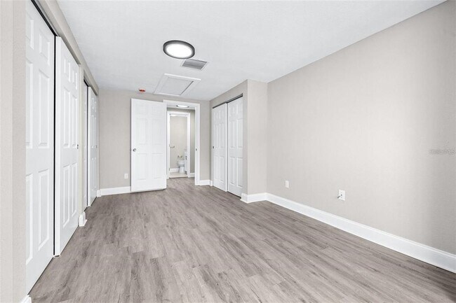 Building Photo - 13926 Helen Ave