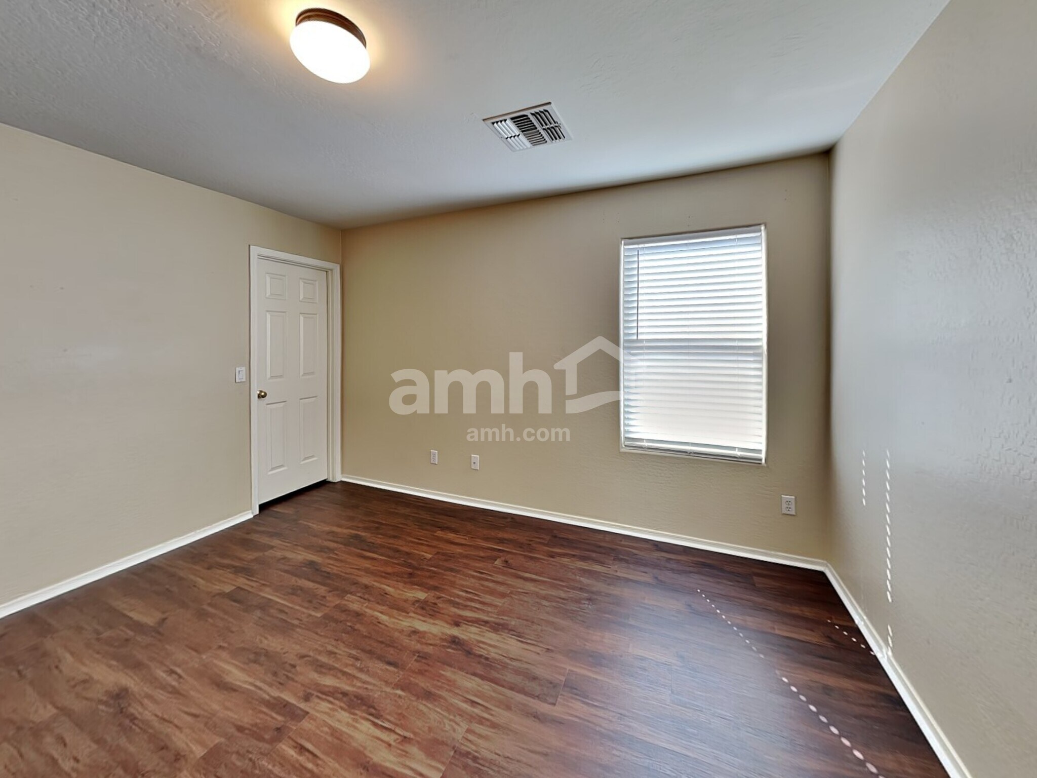 Building Photo - 7006 W Irwin Ave