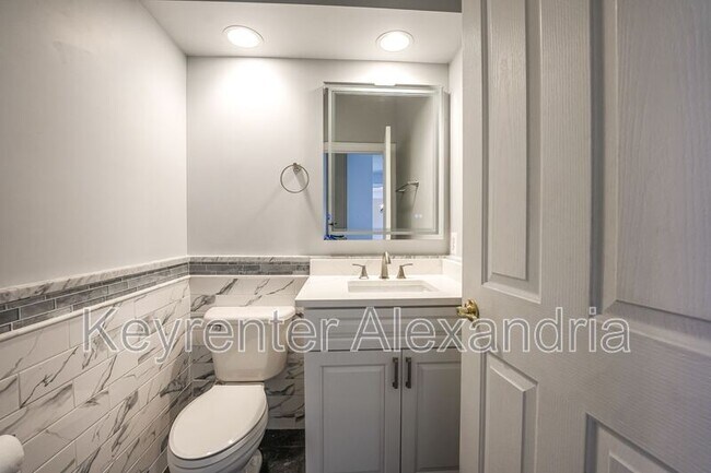 Building Photo - 13568 Heritage Farms Dr