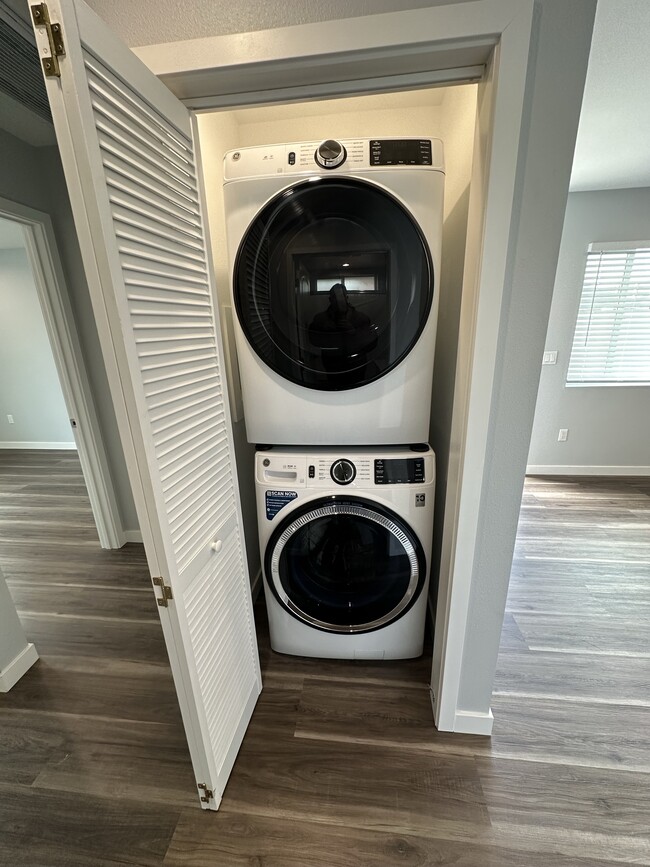 Building Photo - Casa Denver # 2