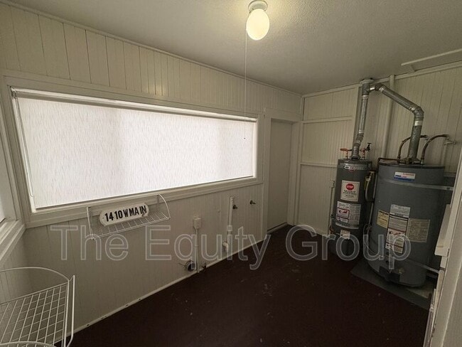 Building Photo - 1410 W Main St