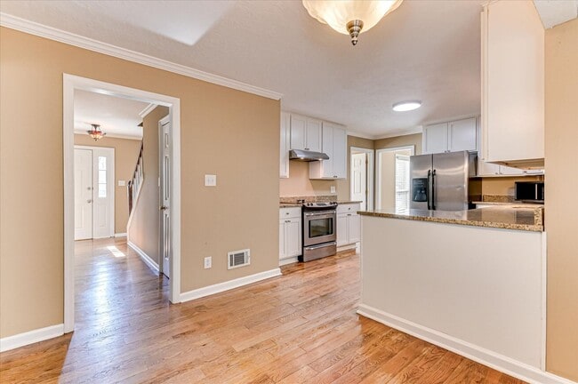 Building Photo - Home for Rent - 139 Spring Lakes Drive