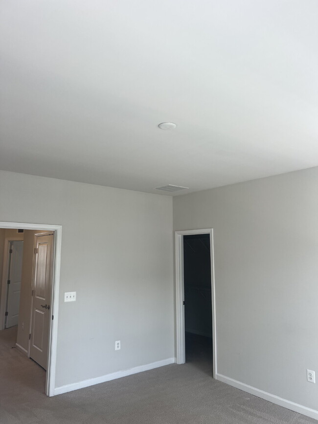 Building Photo - 1833 Sag Harbor Ln