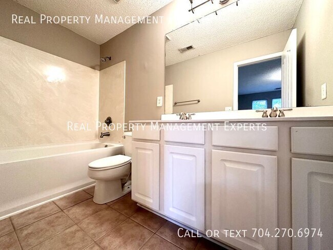 Building Photo - 14034 Pinyon Pine Ln