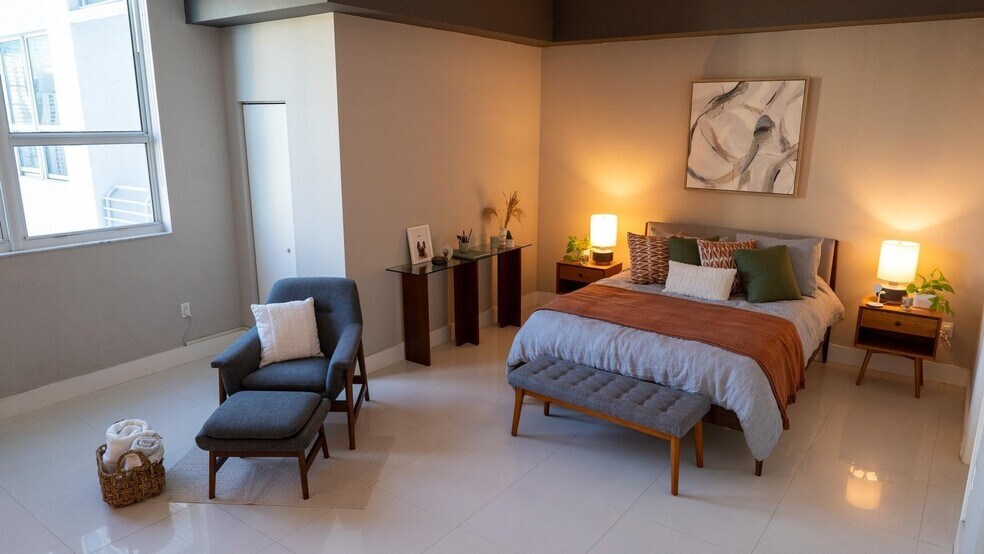 Building Photo - 133 NE 2nd Ave