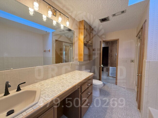 Building Photo - 3 Bed/ 2 Bath Home in Greenland/South Faye...