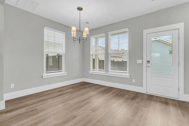 Building Photo - 313 Baritone Rd