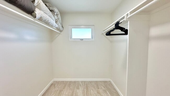 Building Photo - Fully Furnished 4 BD/3 BA Home in Mariner's Ridge!! Includes 1 Garage PRKG, W/D, Sep. Studio, & G...