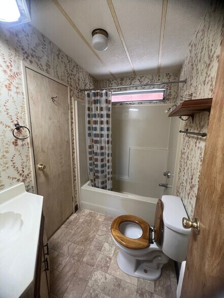 Building Photo - 43749 Mable Ct
