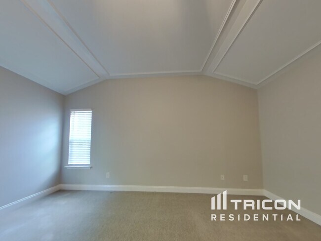 Building Photo - 204 Cole Ct