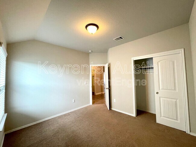 Building Photo - 347 Noddy Rd