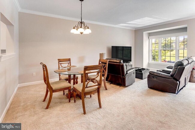 Building Photo - 14220 Madrigal Dr