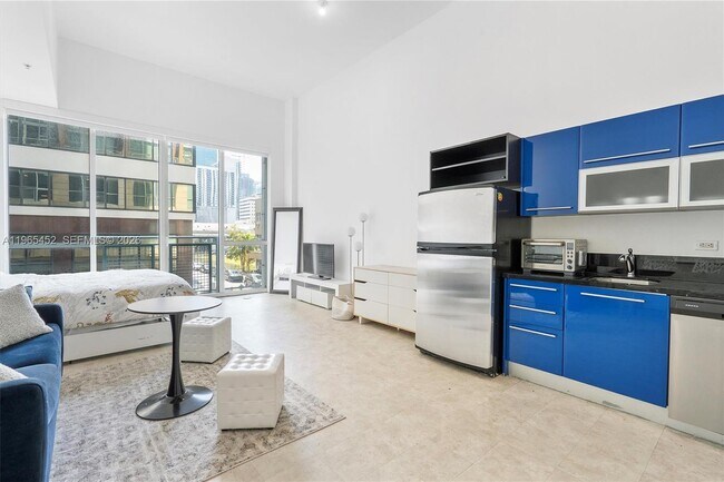 Building Photo - 253 NE 2nd St