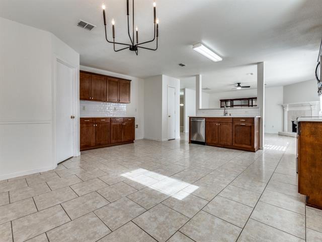 Building Photo - 740 Lovern St