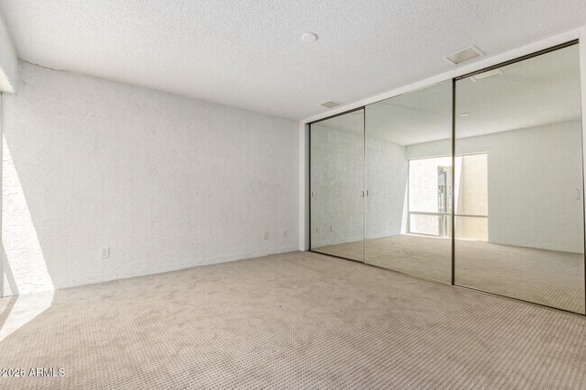 Building Photo - 4656 N 40th St