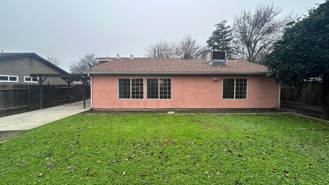 Building Photo - 1917 Coral Oak Ct