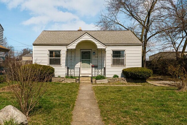 Primary Photo - 720 Sheldon Ave