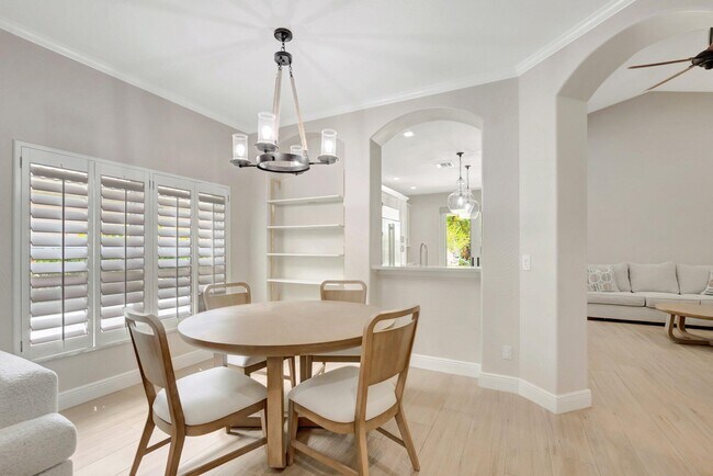 Building Photo - 1050 Delray Lakes Dr