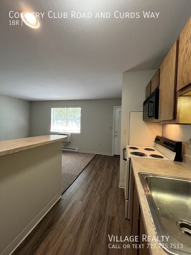 Building Photo - 631 Country Club Rd