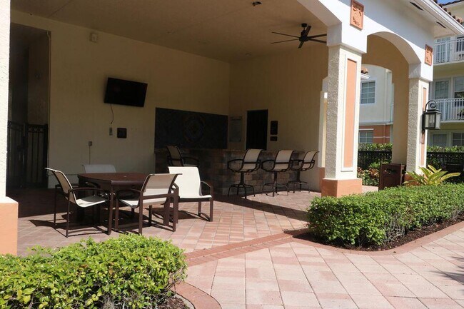 Building Photo - 9825 Baywinds Blvd
