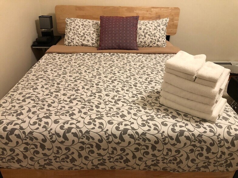 Building Photo - 109 Strathmore Rd