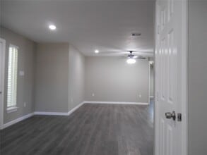 Building Photo - 1547 Greenfield Rd