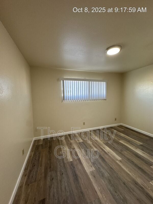 Building Photo - 514 E Cypress Ave