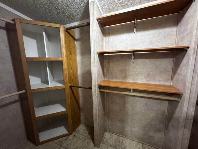 Building Photo - 883 Bullock Hollow Rd