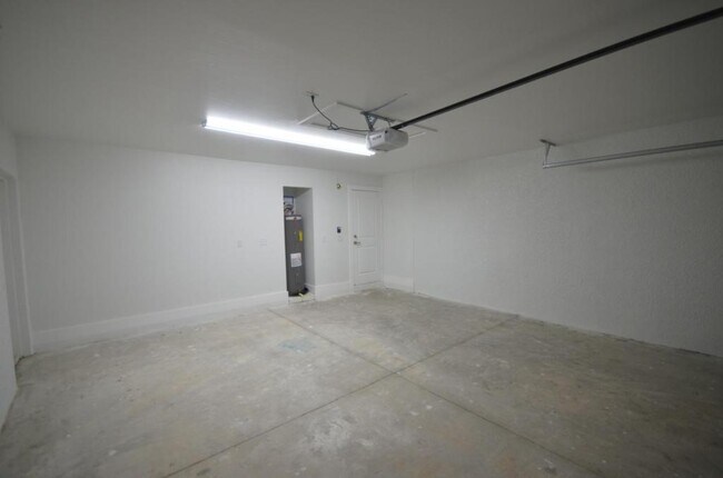 Building Photo - 1132 Edelweiss St E