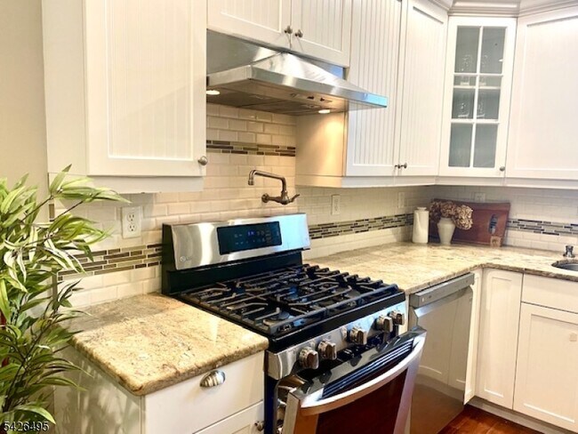 Building Photo - 217 Newark Ave