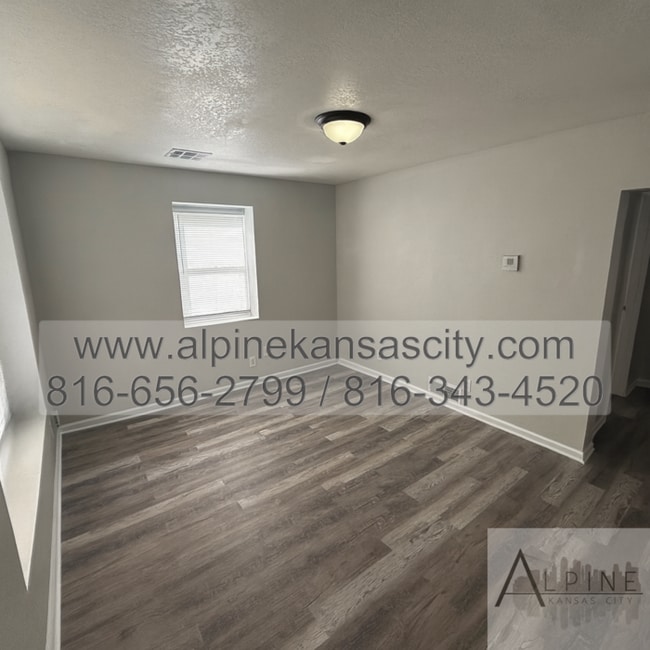 Building Photo - Small Affordable Home in Liberty
