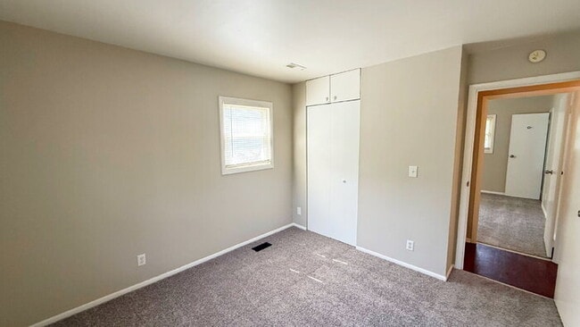 Building Photo - EAST - RECENTLY UPDATED 4 BEDROOM / 2 BATH HOME AVAILABLE NOW!
