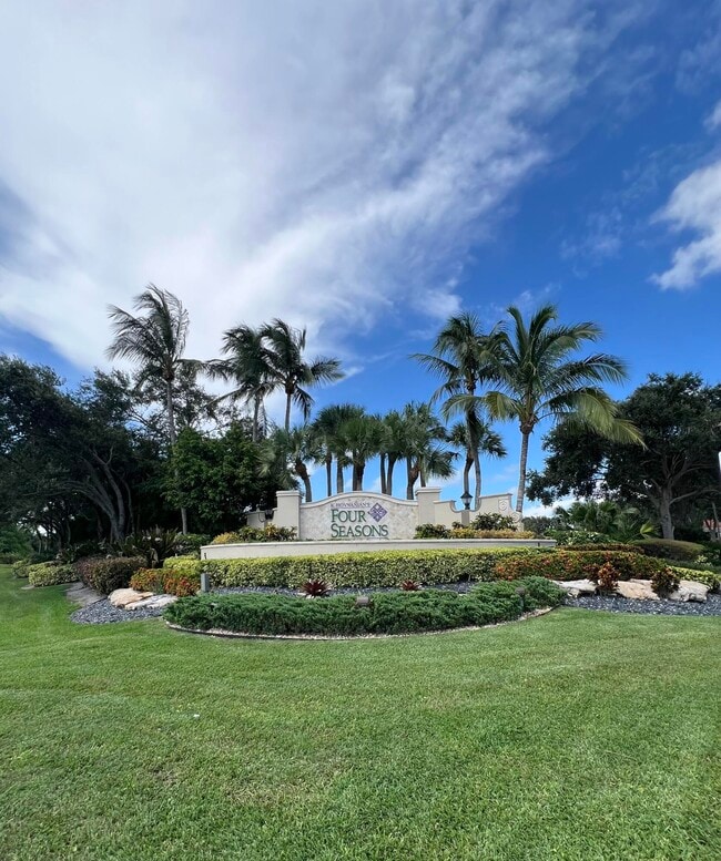 Building Photo - 9774 Isles Cay Dr