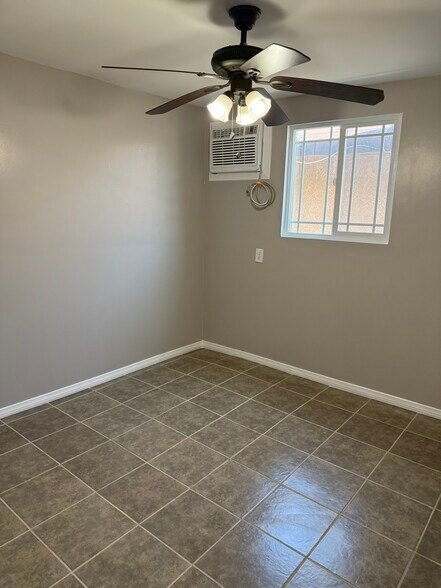 Building Photo - 1266 S Brannick Ave