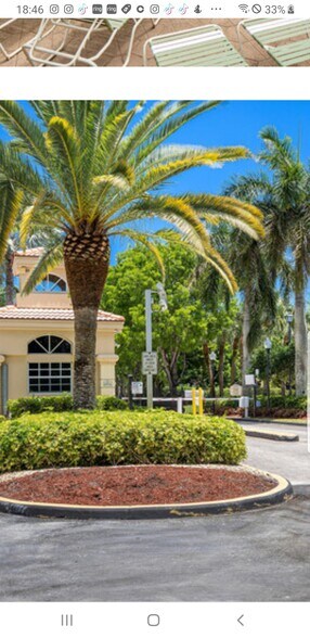 Building Photo - 7076 Middlebury Dr