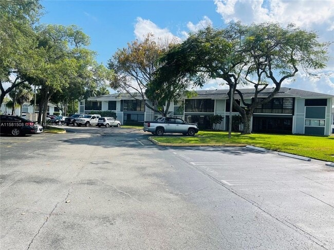 Building Photo - 9715 Hammocks Blvd
