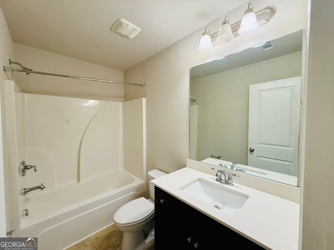 Building Photo - 256 Highland Pointe Cir E