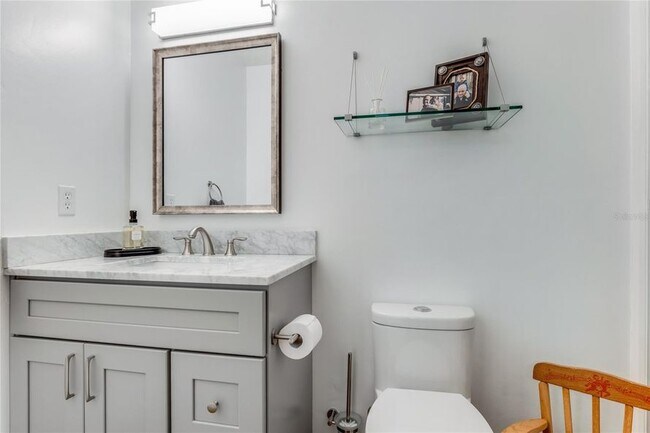 Building Photo - 315 Sweet Bay Ave