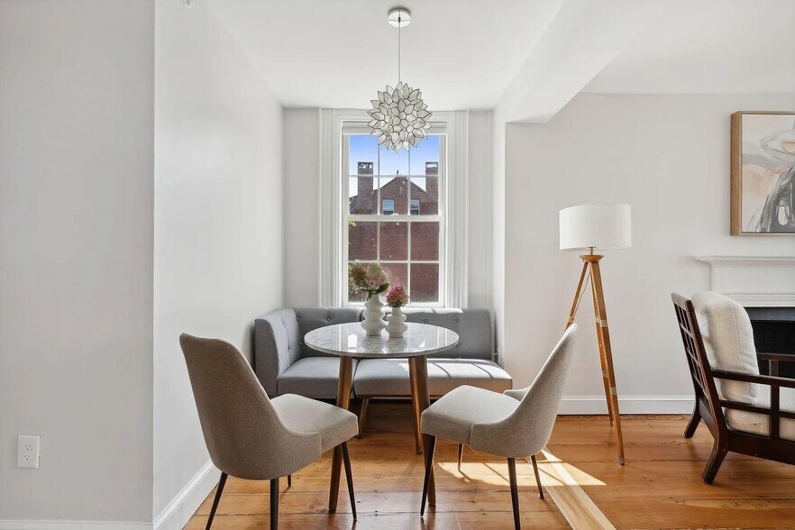 Building Photo - 32 Pleasant St