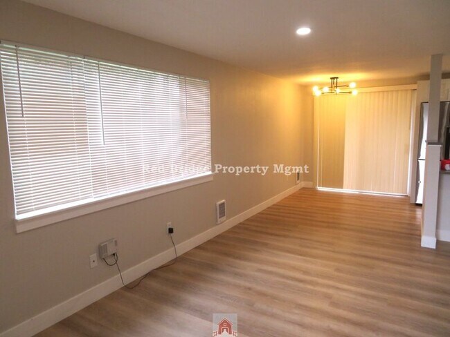 Building Photo - 4580 SW 196th Ave