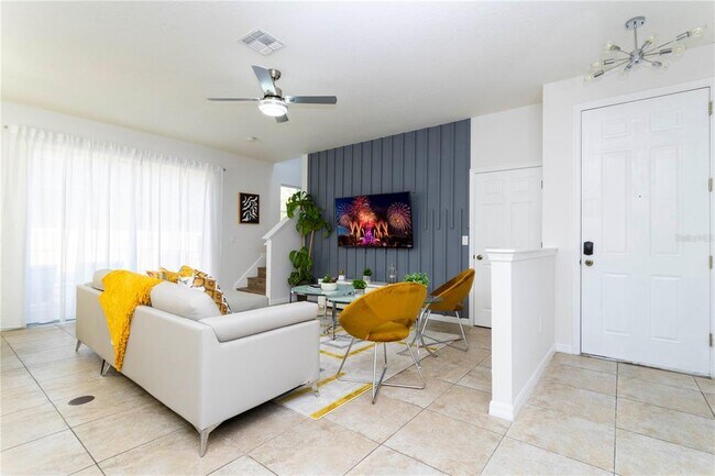 Building Photo - 650 Las Fuentes Dr