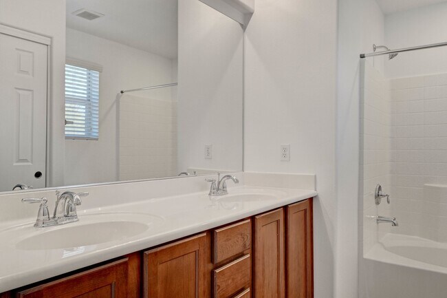 Building Photo - 9947 Corbridge St