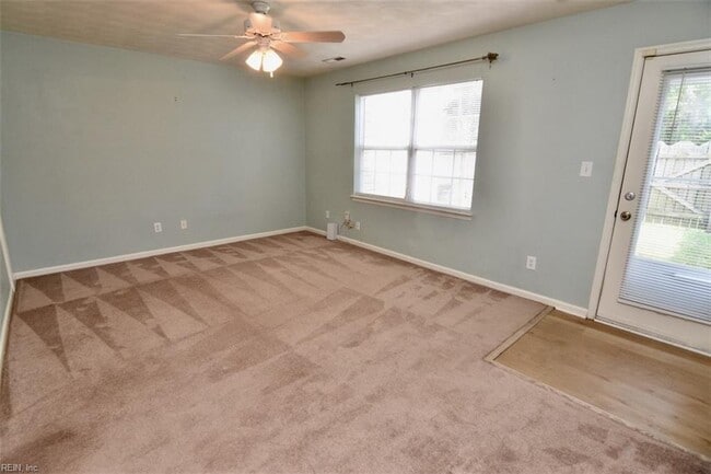 Building Photo - 145 Horse Run Dr