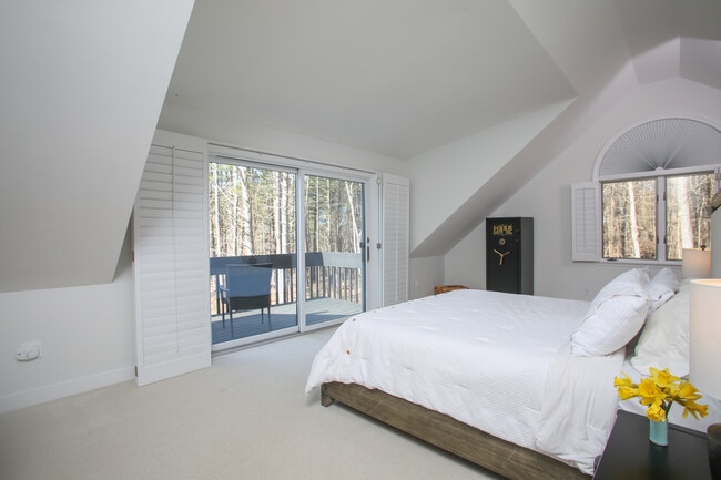 Building Photo - 23 Cross Rd