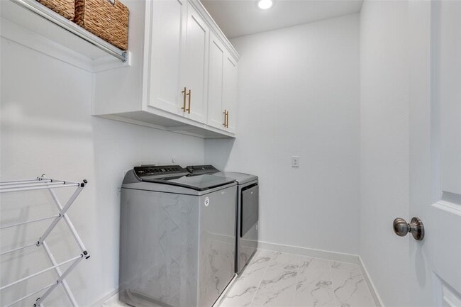 Building Photo - 429 Madison Ave