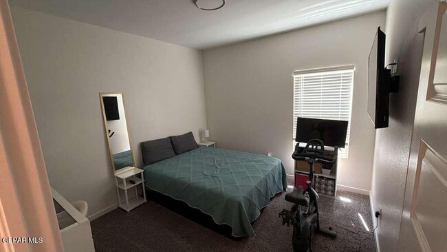 Building Photo - 476 Deserts Dr