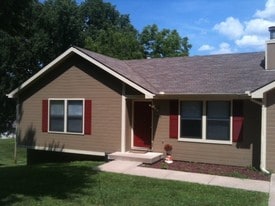 Building Photo - 3305 N Tracy Ave