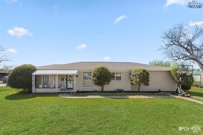 Primary Photo - 3501 Cumberland Ave