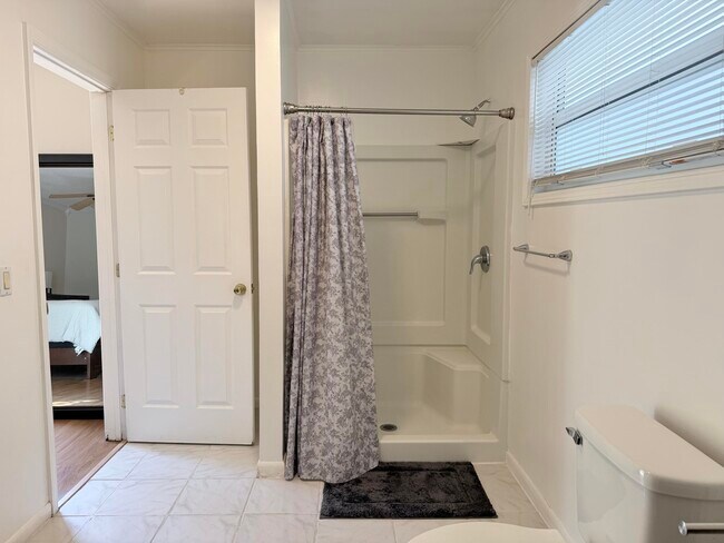 Building Photo - 536 NW 45th St